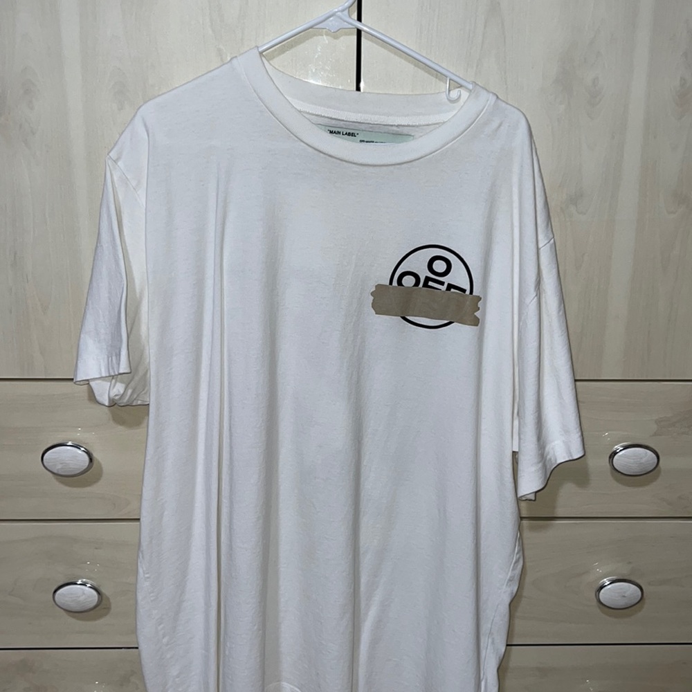 Off white tee excellent condition size L with bag